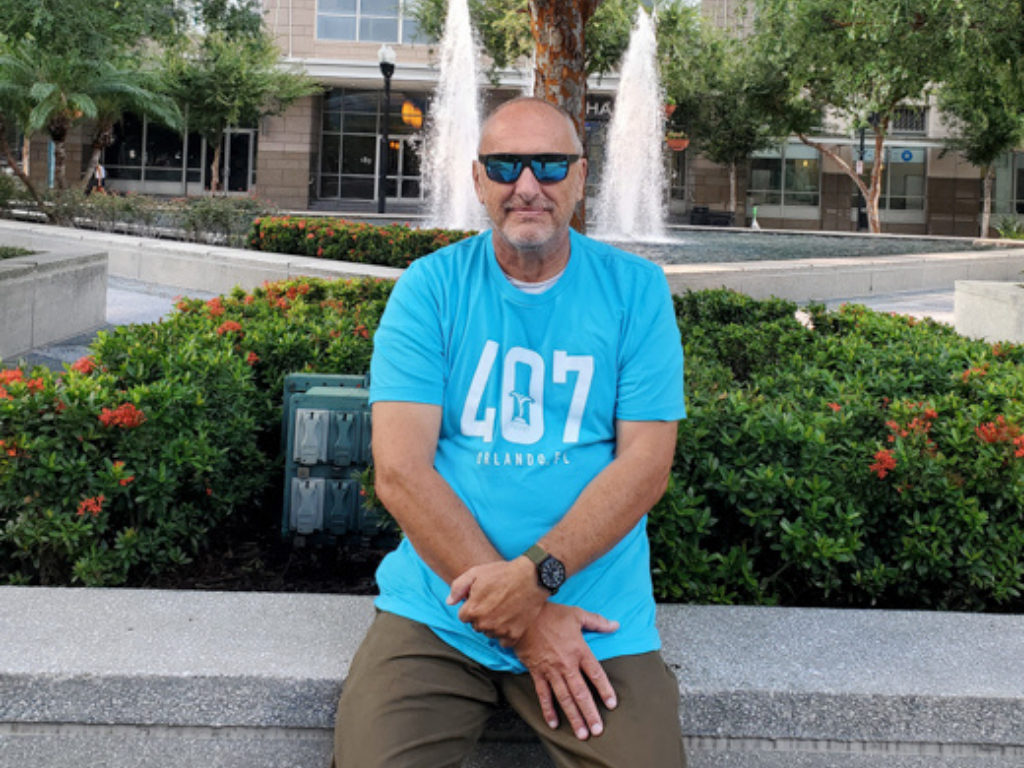 As is 407 Fountain Unisex Tee XL