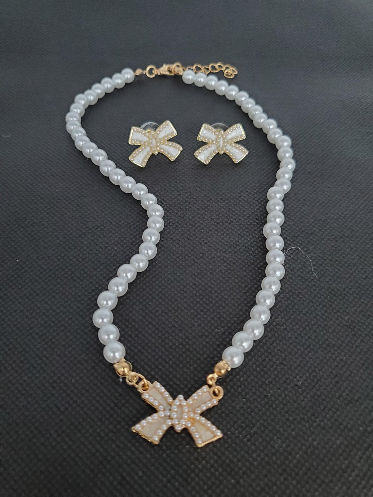 Holiday Bow Pearl Necklace & Earring Set