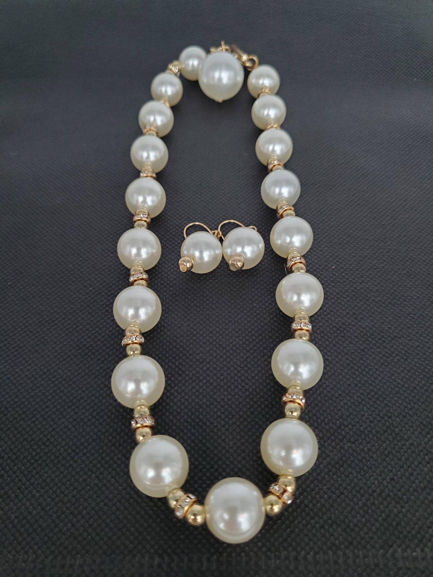 Pearl and Gold Necklace & Earrings