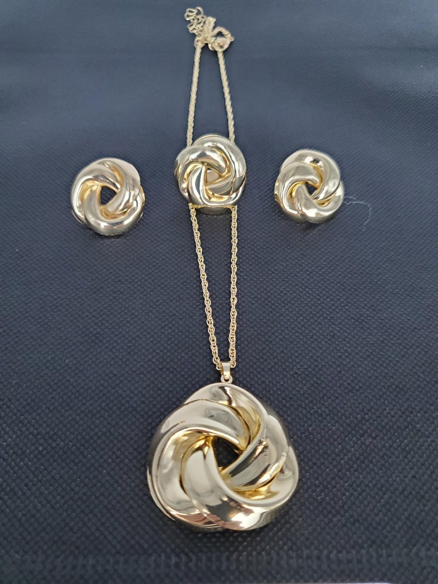 Gold Twist, Three Piece Jewelry Set