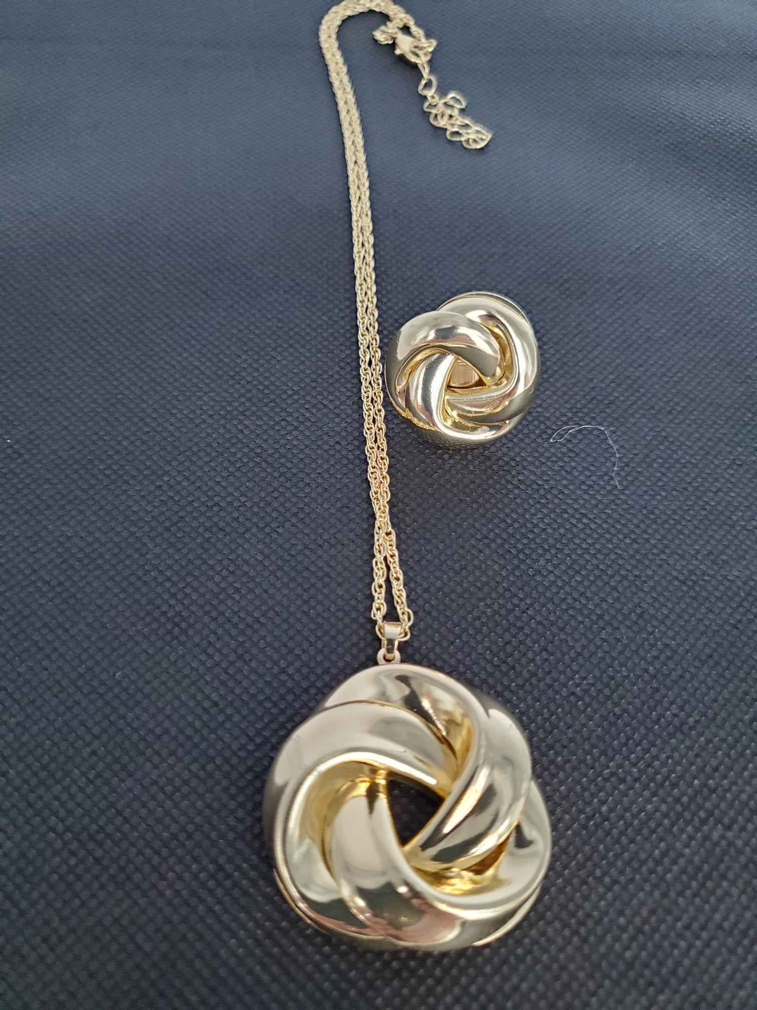 Gold Twist, Two Piece Jewelry Set